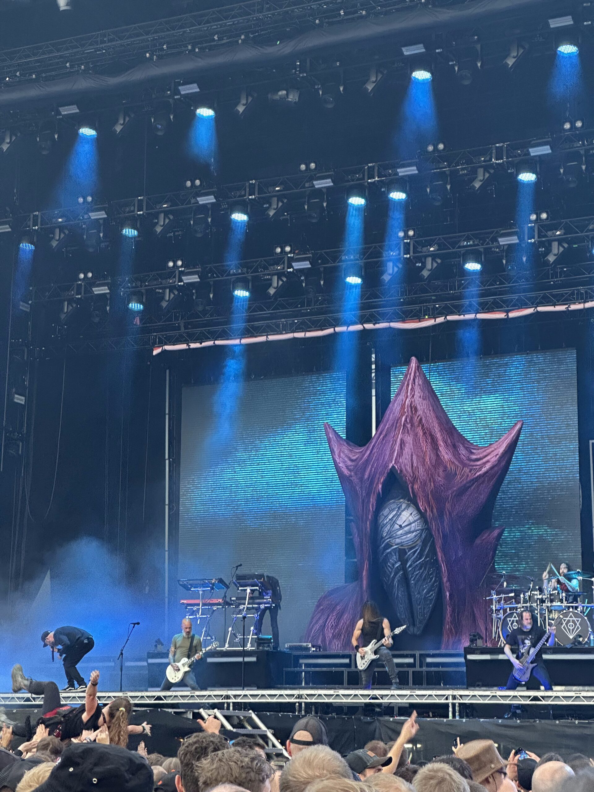 in Flames Rock im Park