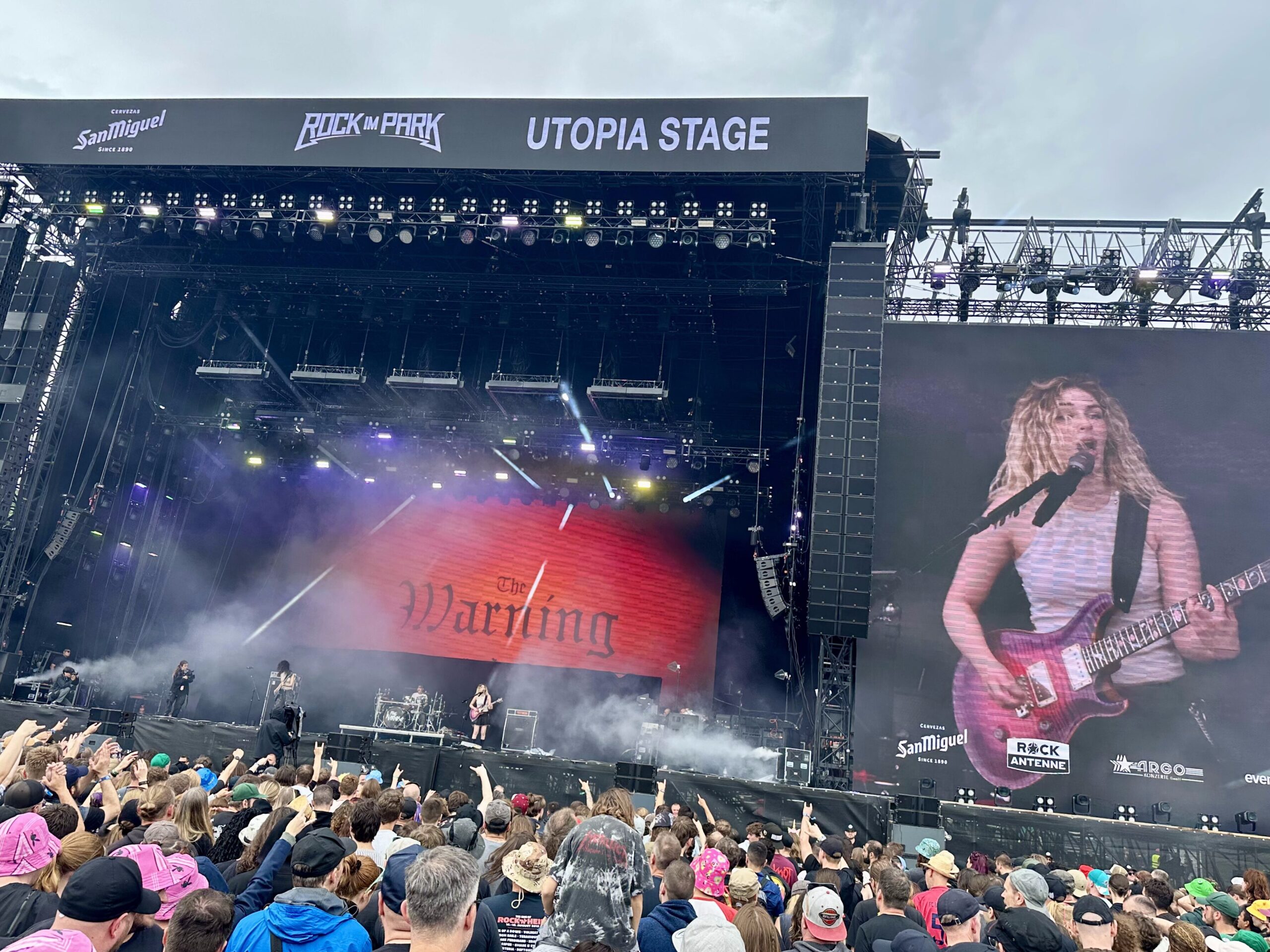 The Warning Rock im Park