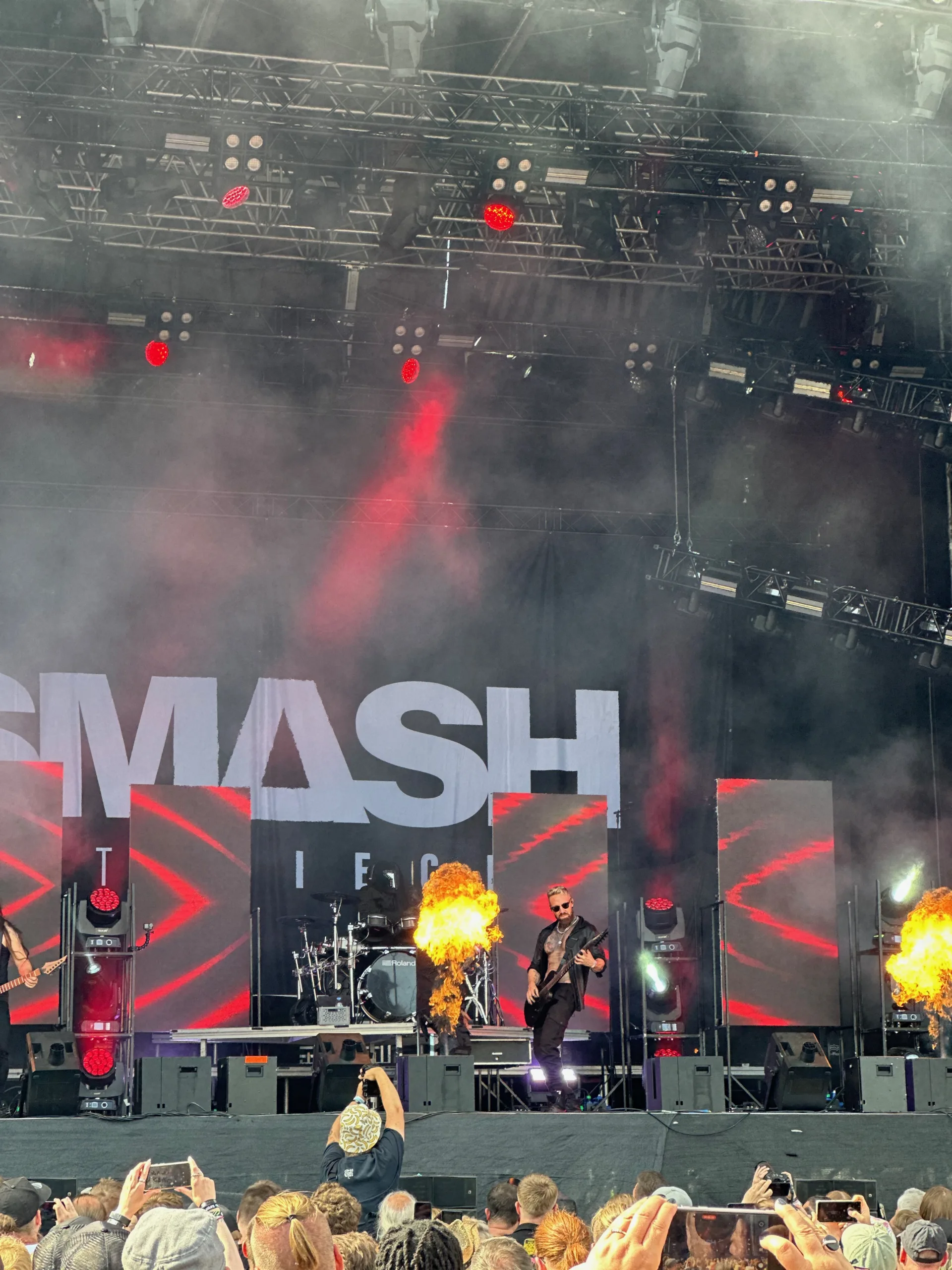 Elbriot Festival 2025 Smash Into Pieces